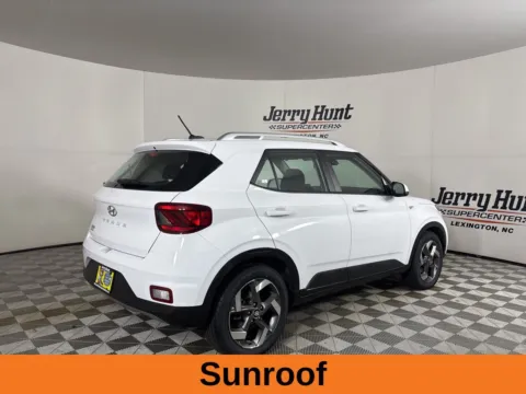 More photos of 2023 Hyundai Venue SEL at Jerry Hunt Supercenter - Lexington, NC