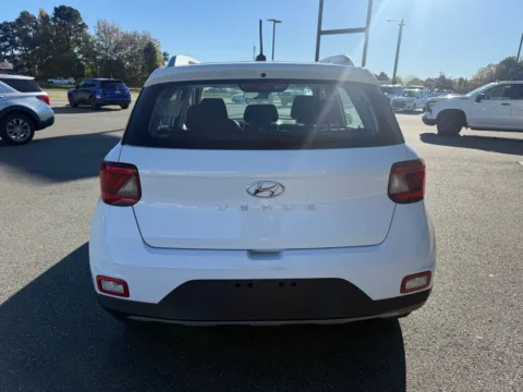 More photos of 2023 Hyundai Venue SEL at Jerry Hunt Supercenter - Lexington, NC