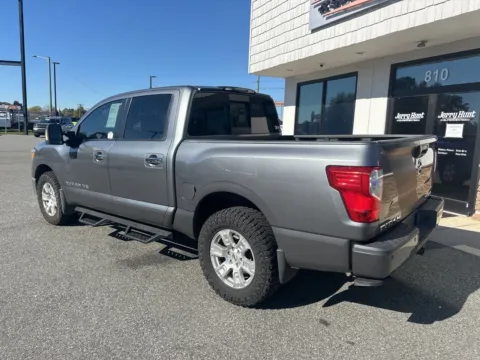 More photos of 2018 Nissan Titan SV at Jerry Hunt Supercenter - Lexington, NC