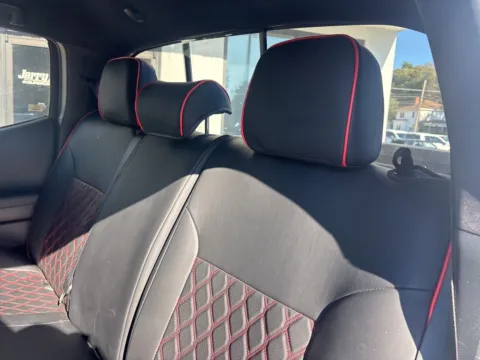 More photos of 2018 Toyota Tacoma at Jerry Hunt Supercenter - Lexington, NC