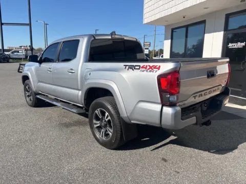 More photos of 2018 Toyota Tacoma at Jerry Hunt Supercenter - Lexington, NC
