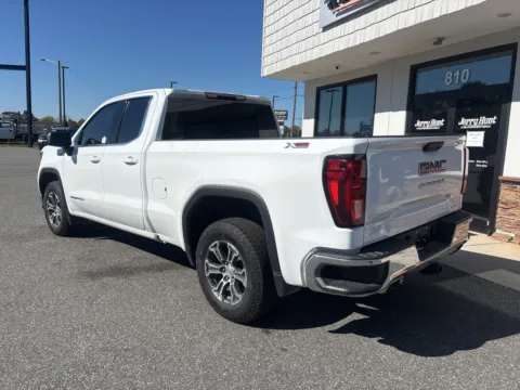 More photos of 2023 GMC Sierra 1500 SLE at Jerry Hunt Supercenter - Lexington, NC