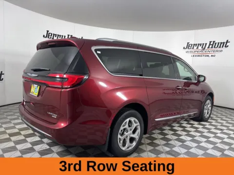More photos of 2021 Chrysler Pacifica Limited at Jerry Hunt Supercenter - Lexington, NC