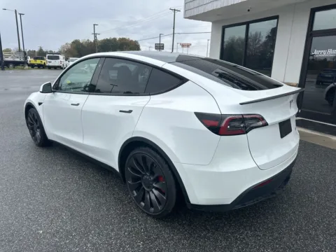 More photos of 2023 Tesla Model Y Performance at Jerry Hunt Supercenter - Lexington, NC