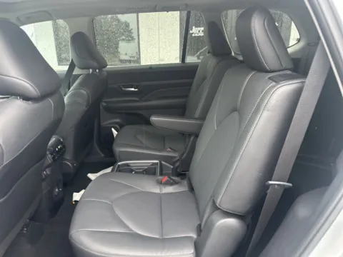 More photos of 2024 Toyota Grand Highlander Platinum at Jerry Hunt Supercenter - Lexington, NC