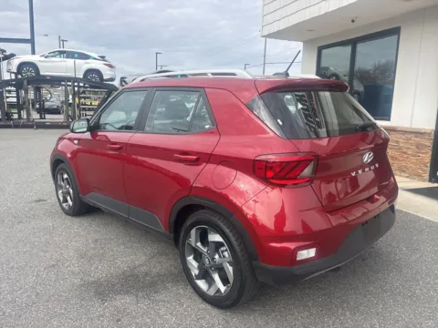 More photos of 2024 Hyundai Venue SEL at Jerry Hunt Supercenter - Lexington, NC