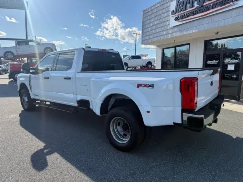 More photos of 2024 Ford F-350SD at Jerry Hunt Supercenter - Lexington, NC
