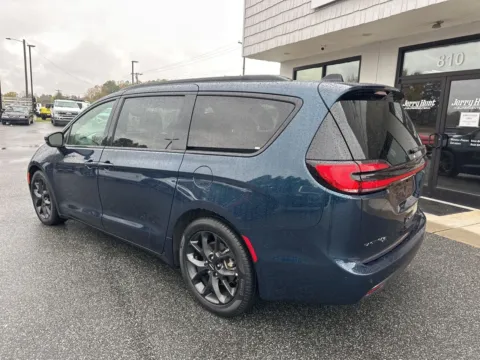 More photos of 2025 Chrysler Pacifica Limited at Jerry Hunt Supercenter - Lexington, NC