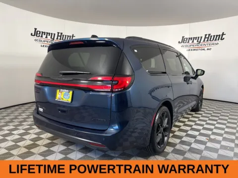 More photos of 2025 Chrysler Pacifica Limited at Jerry Hunt Supercenter - Lexington, NC