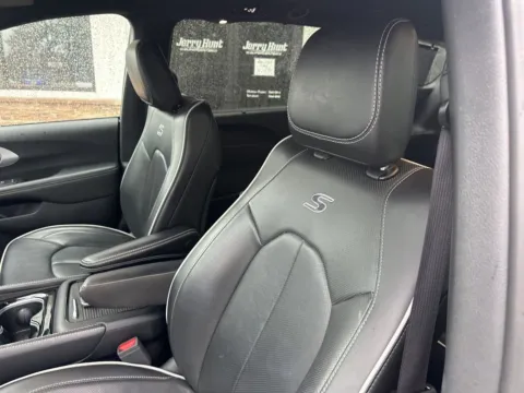Photos of 2025 Chrysler Pacifica Limited for sale in Lexington, NC at Jerry Hunt Supercenter - Lexington