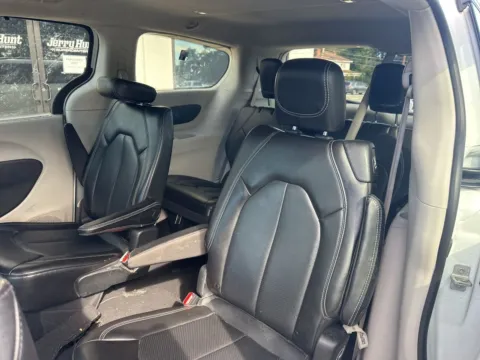 More photos of 2021 Chrysler Voyager LXI at Jerry Hunt Supercenter - Lexington, NC