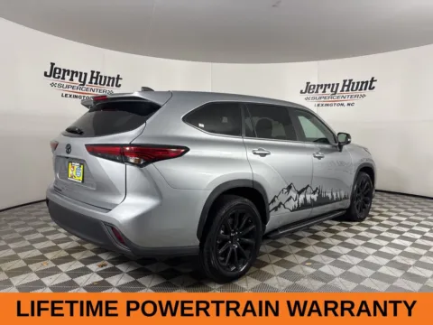More photos of 2023 Toyota Highlander L at Jerry Hunt Supercenter - Lexington, NC