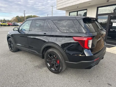 More photos of 2022 Ford Explorer ST at Jerry Hunt Supercenter - Lexington, NC