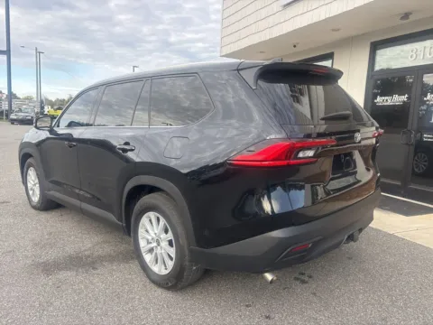 More photos of 2024 Toyota Grand Highlander XLE at Jerry Hunt Supercenter - Lexington, NC