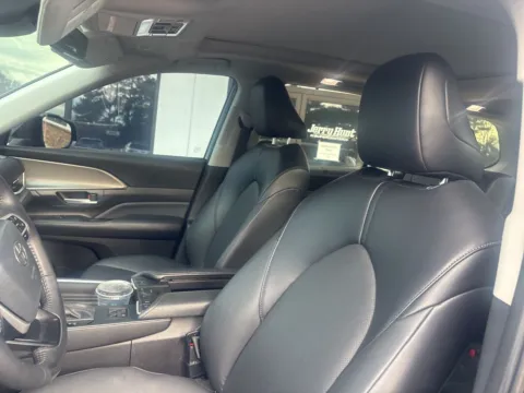 Photos of 2024 Toyota Grand Highlander XLE for sale in Lexington, NC at Jerry Hunt Supercenter - Lexington