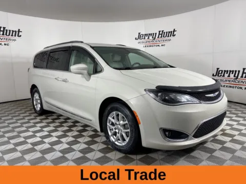 More photos of 2020 Chrysler Pacifica Touring L at Jerry Hunt Supercenter - Lexington, NC