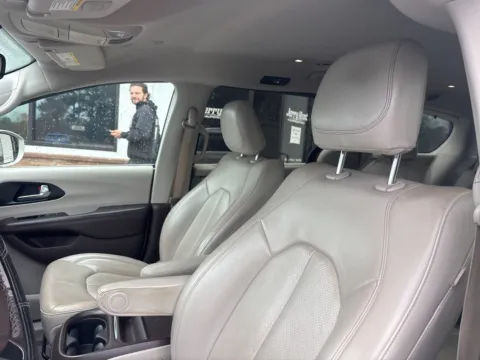 Photos of 2020 Chrysler Pacifica Touring L for sale in Lexington, NC at Jerry Hunt Supercenter - Lexington
