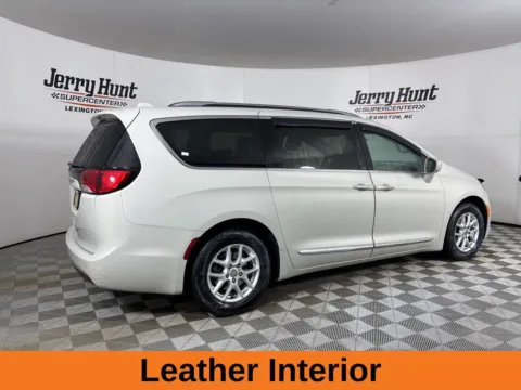More photos of 2020 Chrysler Pacifica Touring L at Jerry Hunt Supercenter - Lexington, NC
