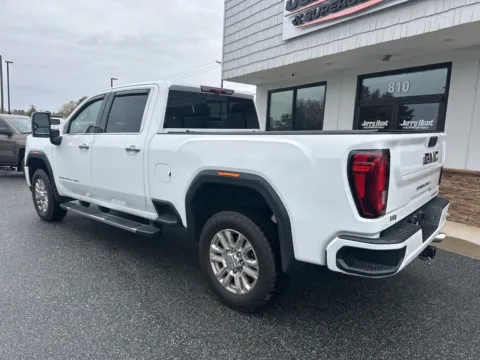 More photos of 2022 GMC Sierra 2500HD Denali at Jerry Hunt Supercenter - Lexington, NC