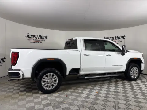 More photos of 2022 GMC Sierra 2500HD Denali at Jerry Hunt Supercenter - Lexington, NC
