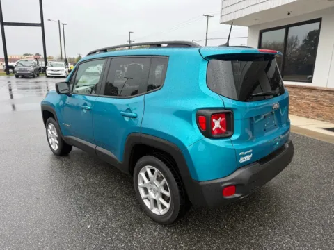 More photos of 2022 Jeep Renegade Latitude at Jerry Hunt Supercenter - Lexington, NC