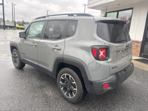 More photos of 2023 Jeep Renegade Latitude at Jerry Hunt Supercenter - Lexington, NC