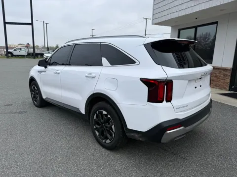 More photos of 2025 Kia Sorento S at Jerry Hunt Supercenter - Lexington, NC
