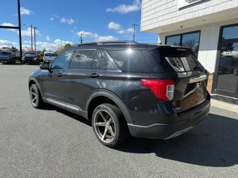 More photos of 2023 Ford Explorer XLT at Jerry Hunt Supercenter - Lexington, NC