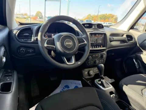 More photos of 2023 Jeep Renegade Altitude at Jerry Hunt Supercenter - Lexington, NC