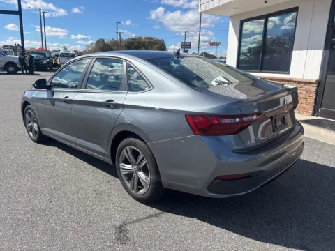 More photos of 2024 Volkswagen Jetta 1.5T SE at Jerry Hunt Supercenter - Lexington, NC