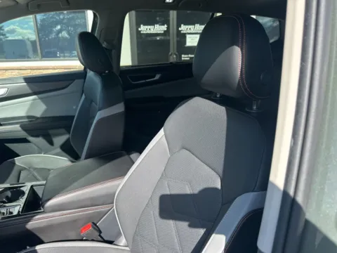 Photos of 2025 Volkswagen Atlas 2.0T Peak Edition for sale in Lexington, NC at Jerry Hunt Supercenter - Lexington