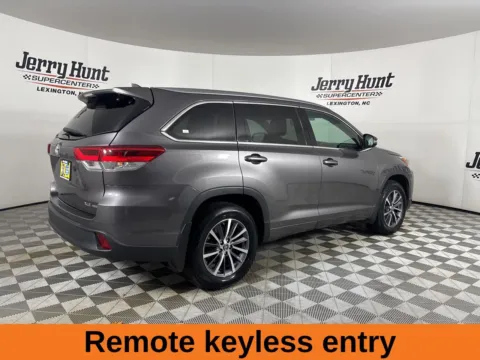 More photos of 2017 Toyota Highlander XLE at Jerry Hunt Supercenter - Lexington, NC
