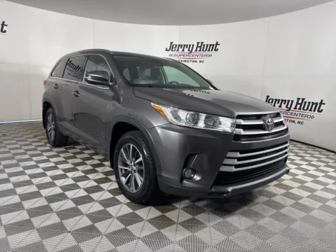 More photos of 2017 Toyota Highlander at Jerry Hunt Supercenter - Lexington, NC