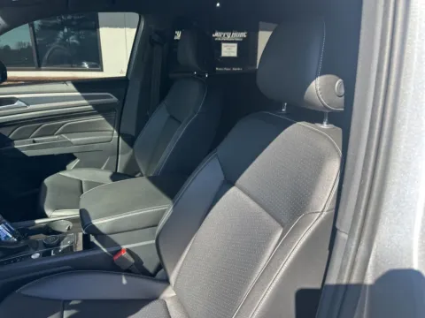 Photos of 2020 Volkswagen Atlas Cross Sport 3.6L V6 SEL R-Line for sale in Lexington, NC at Jerry Hunt Supercenter - Lexington