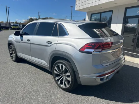 More photos of 2020 Volkswagen Atlas Cross Sport 3.6L V6 SEL R-Line at Jerry Hunt Supercenter - Lexington, NC
