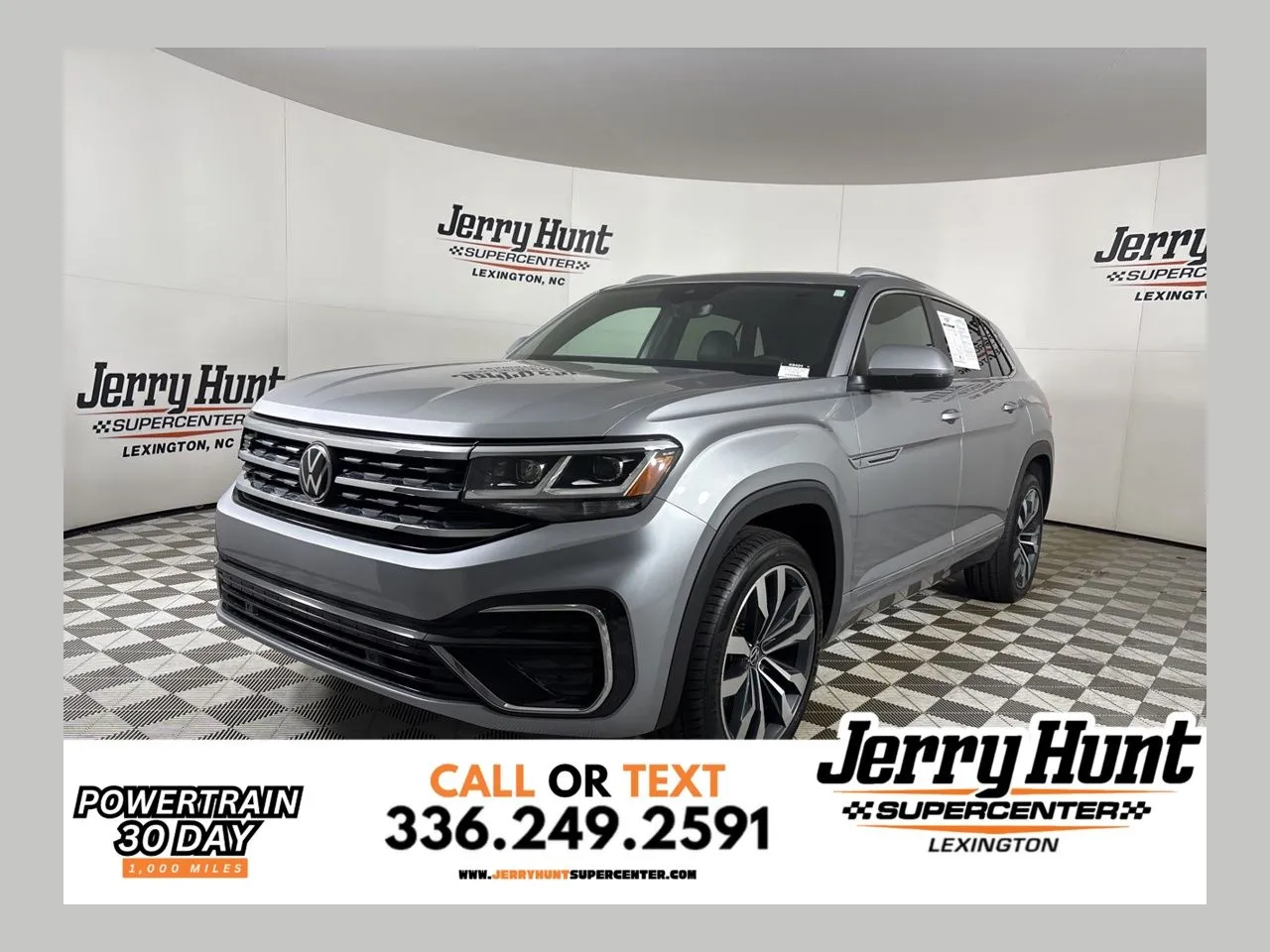 2020 Volkswagen Atlas Cross Sport SEL R-Line's photo