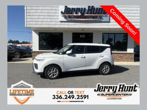 White 2022 Kia Soul LX for sale in Lexington, NC