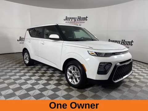 More photos of 2022 Kia Soul LX at Jerry Hunt Supercenter - Lexington, NC