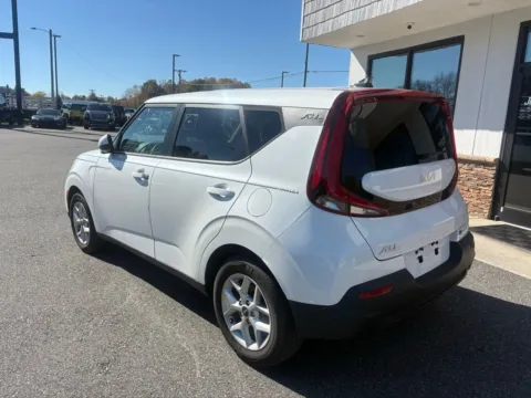 More photos of 2022 Kia Soul LX at Jerry Hunt Supercenter - Lexington, NC