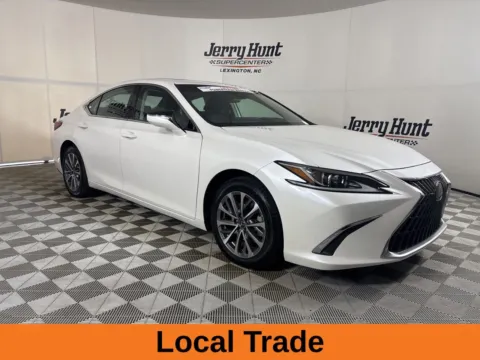More photos of 2022 Lexus ES 350 at Jerry Hunt Supercenter - Lexington, NC