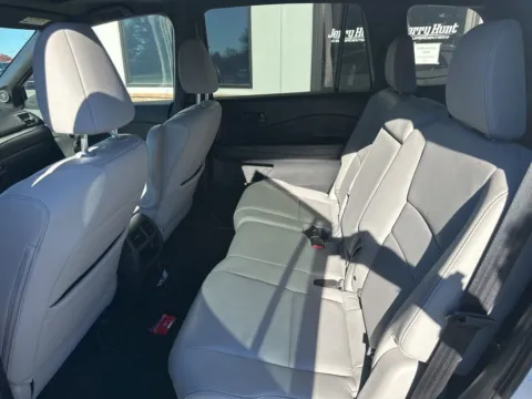 More photos of 2023 Honda Passport EX-L at Jerry Hunt Supercenter - Lexington, NC