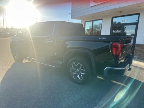More photos of 2023 GMC Sierra 1500 SLT at Jerry Hunt Supercenter - Lexington, NC