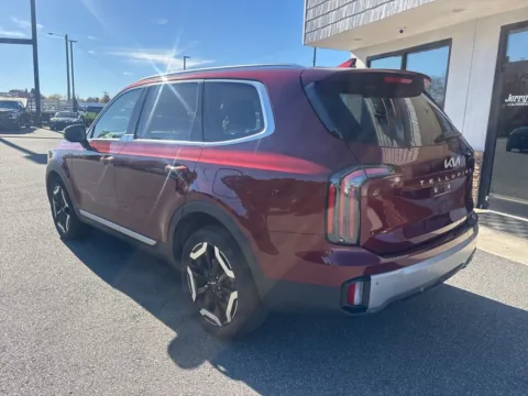 More photos of 2023 Kia Telluride EX at Jerry Hunt Supercenter - Lexington, NC
