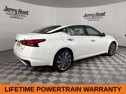 More photos of 2025 Nissan Altima 2.5 SL at Jerry Hunt Supercenter - Lexington, NC