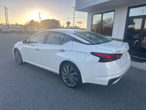 More photos of 2025 Nissan Altima 2.5 SL at Jerry Hunt Supercenter - Lexington, NC