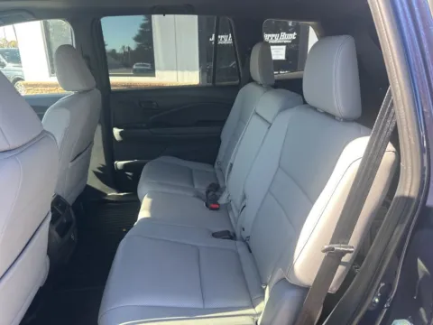More photos of 2023 Honda Passport EX-L at Jerry Hunt Supercenter - Lexington, NC