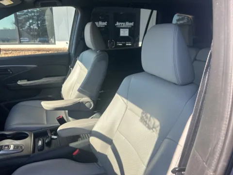 Photos of 2023 Honda Passport EX-L for sale in Lexington, NC at Jerry Hunt Supercenter - Lexington