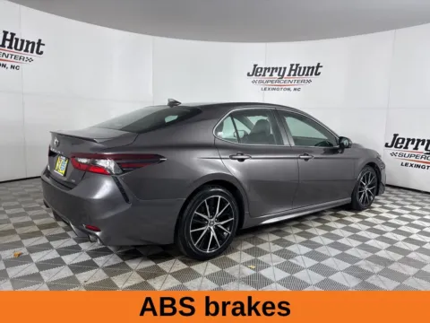 More photos of 2021 Toyota Camry SE at Jerry Hunt Supercenter - Lexington, NC