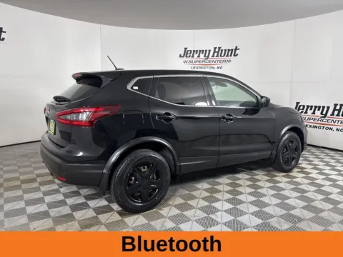 More photos of 2020 Nissan Rogue Sport S at Jerry Hunt Supercenter - Lexington, NC