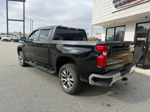 More photos of 2021 Chevrolet Silverado 1500 LT at Jerry Hunt Supercenter - Lexington, NC